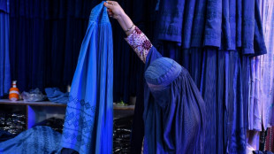 New generation of Afghan women shift from burqa