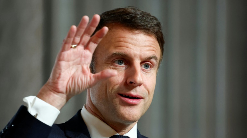 Législatives: Macron exclut de démissionner "quel que soit le résultat" 