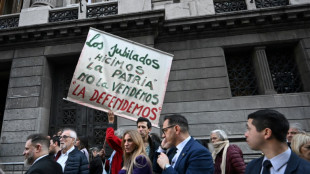 Congreso argentino convalida veto de Milei a un aumento de jubilaciones