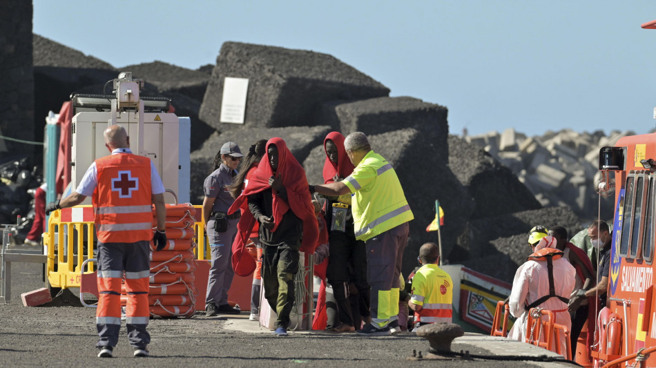 Ong, almeno 50 migranti morti in un naufragio alle Canarie