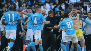 Napoli win refreshes title hopes as Atalanta thrash Juventus