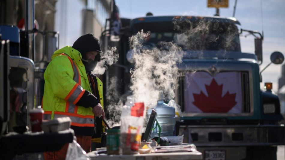 Contestation au Canada: l'Ontario abandonne le pass vaccinal, Trudeau s'adressera à la nation