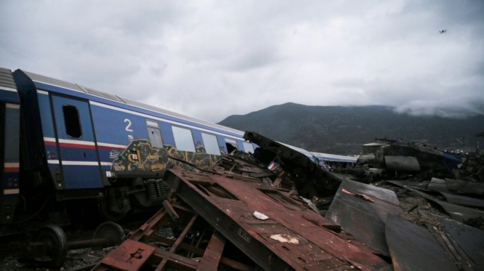 Accident de train: mea culpa du gouvernement, le chef de gare "avoue une erreur"