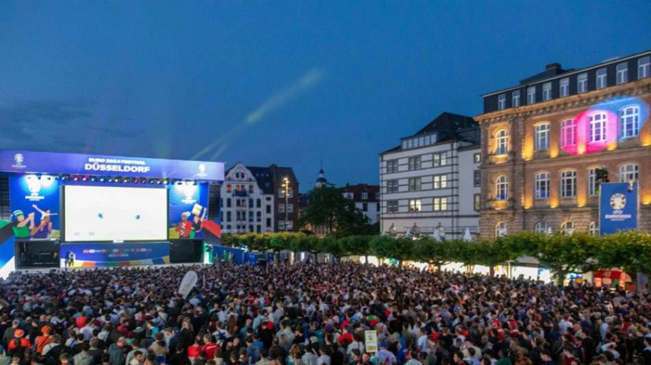 Unwetter: Fan-Zonen in Düsseldorf bleiben geschlossen