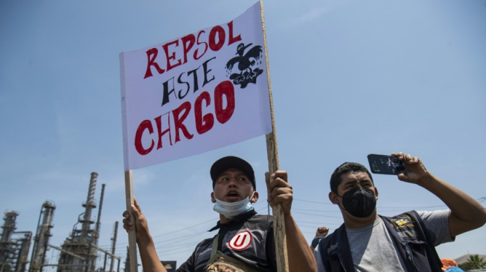 Tribunal prohíbe salir de Perú a cuatro directivos de Repsol por derrame de crudo