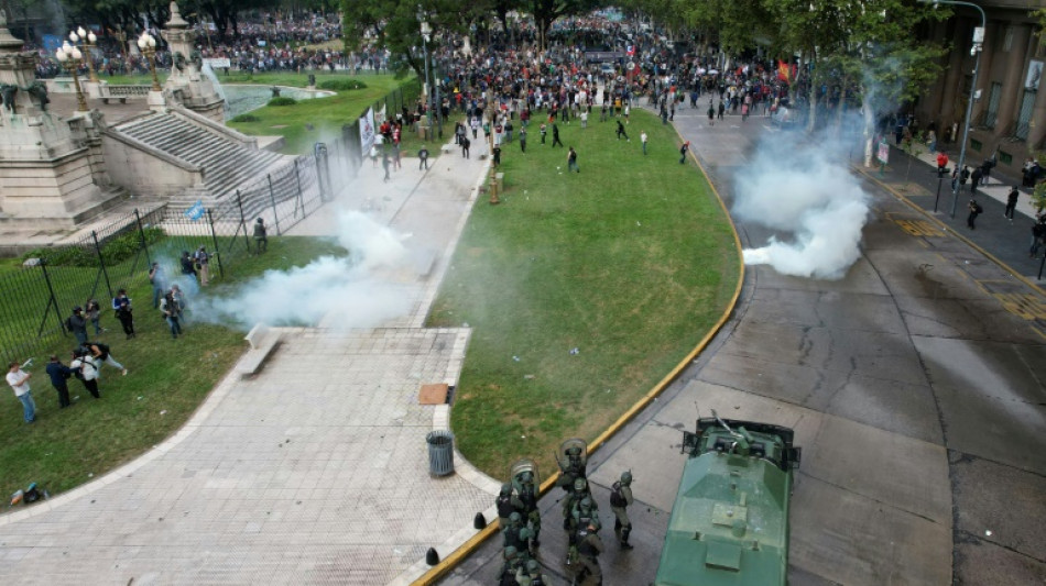 Nova marcha de aposentados desafia governo na Argentina