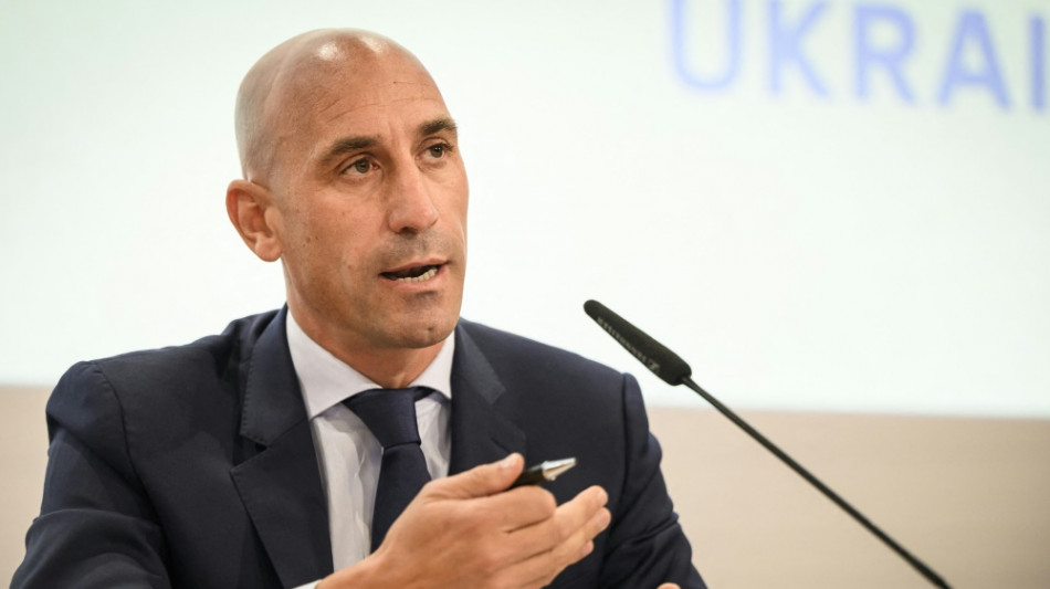 Rubiales entschuldigt sich für Kuss-Skandal