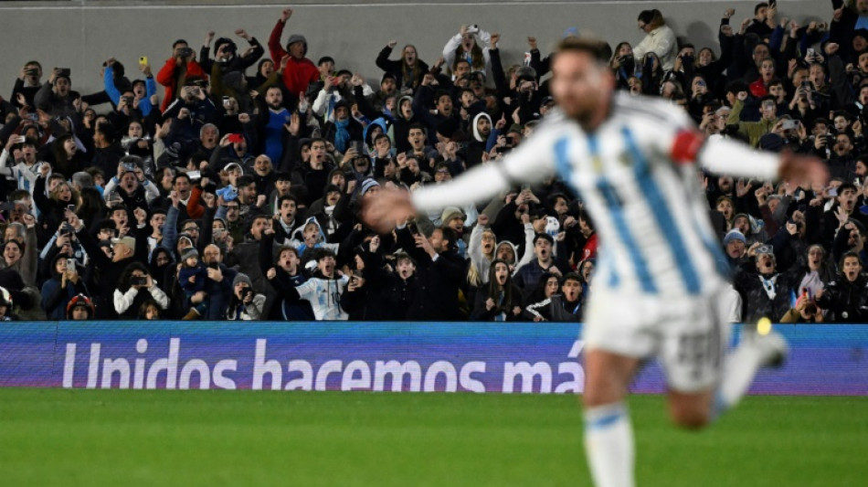 Futebol do povo? Preços dos ingressos afastam torcedores de suas seleções na América do Sul