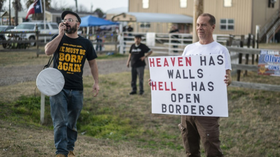 'Exército de Deus' chega à fronteira dos EUA para protestar contra migração