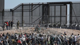 Contagem regressiva para os migrantes na fronteira entre EUA e México
