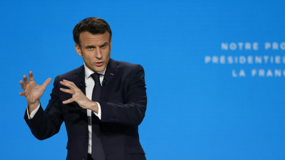 Présidentielle: Macron propose une réforme du RSA avec "15 à 20 heures d'activité" hebdomadaire