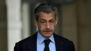 El expresidente conservador Sarkozy votará por Macron en el balotaje en Francia