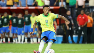 Éder Militão sofre lesão e é cortado da Seleção