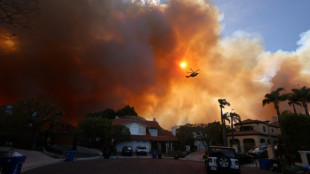 Unas 30.000 personas bajo orden de evacuación por incendio en Los Ángeles